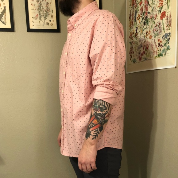 Date night button up W/ triangle geometric detail - Picture 2 of 2